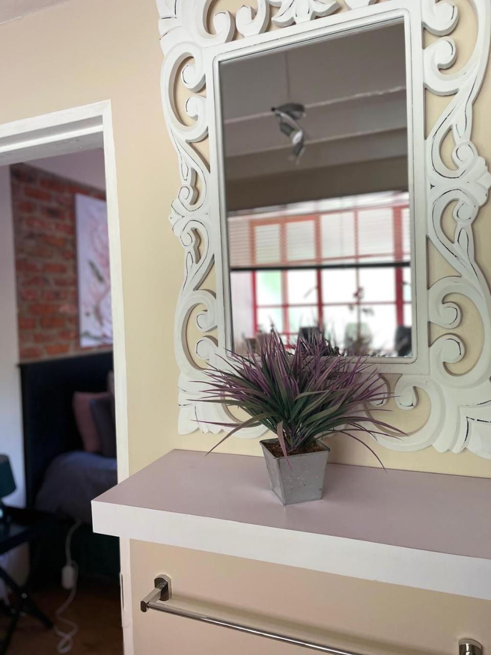 Periwinkle, Grove ,Acorn & Sage Cottages クラレンス エクステリア 写真