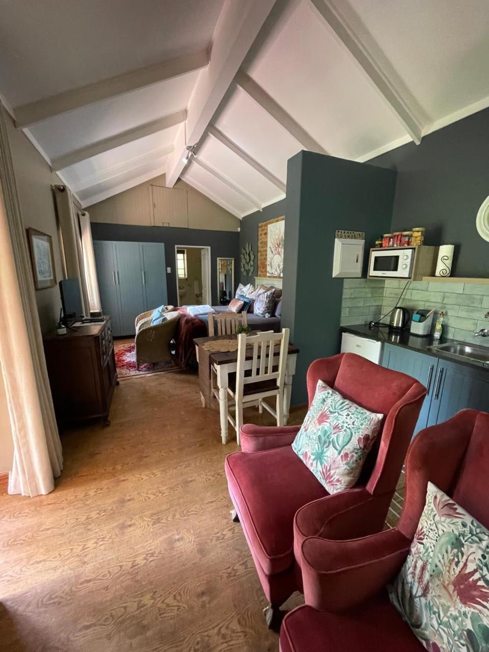 Periwinkle, Grove ,Acorn & Sage Cottages クラレンス エクステリア 写真