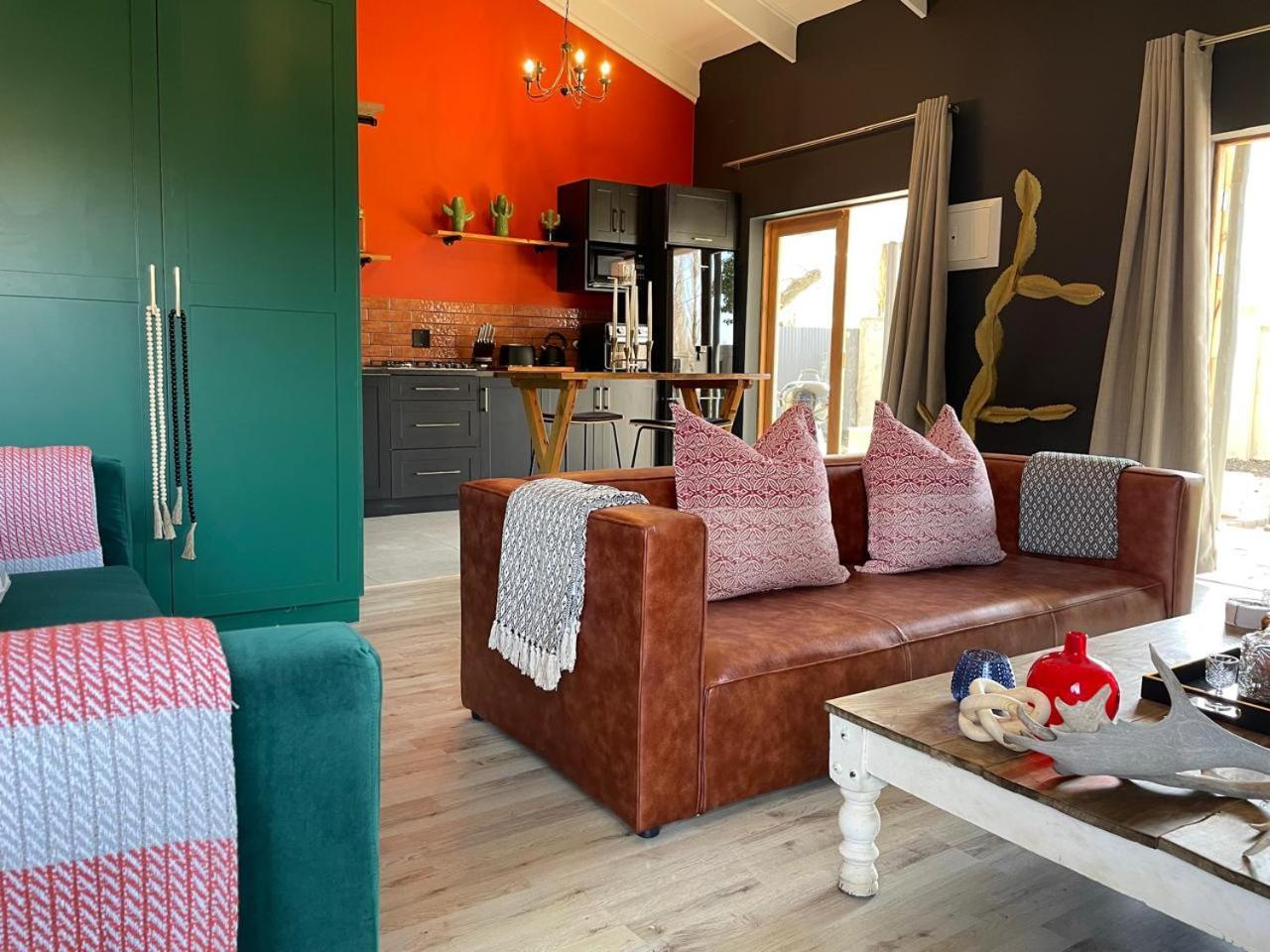 Periwinkle, Grove ,Acorn & Sage Cottages クラレンス 部屋 写真